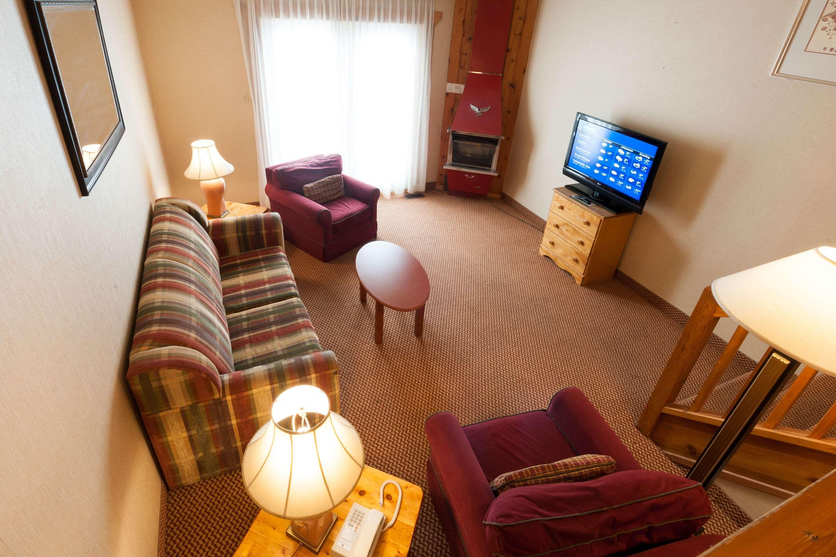 Pinestone Resort, Conference Centre, Spa & Golf Course ฮาลีเบอร์ตัน ภายนอก รูปภาพ