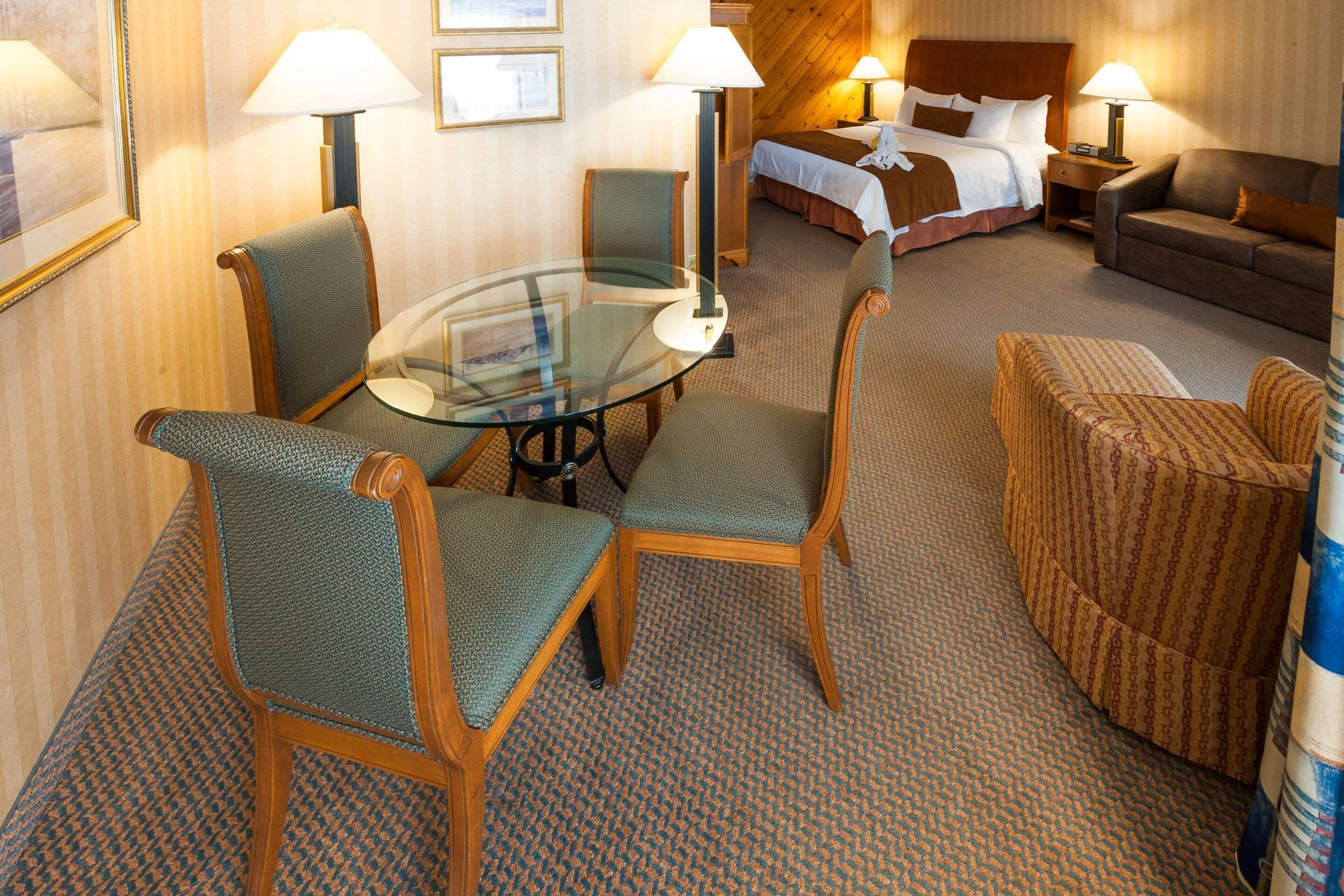 Pinestone Resort, Conference Centre, Spa & Golf Course ฮาลีเบอร์ตัน ภายนอก รูปภาพ