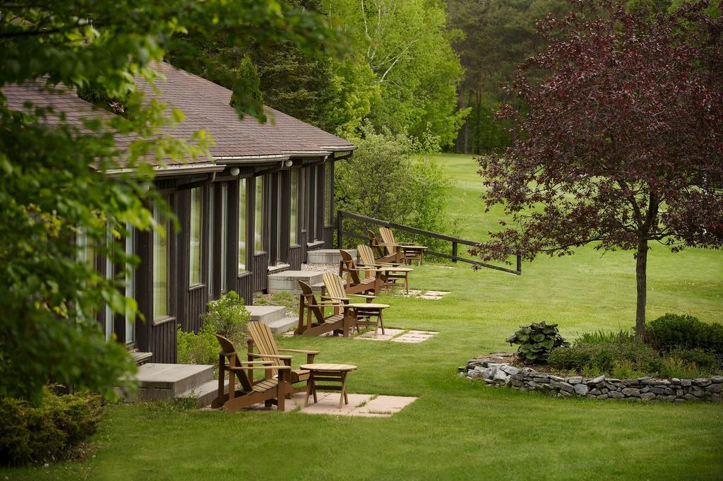 Pinestone Resort, Conference Centre, Spa & Golf Course ฮาลีเบอร์ตัน ภายนอก รูปภาพ